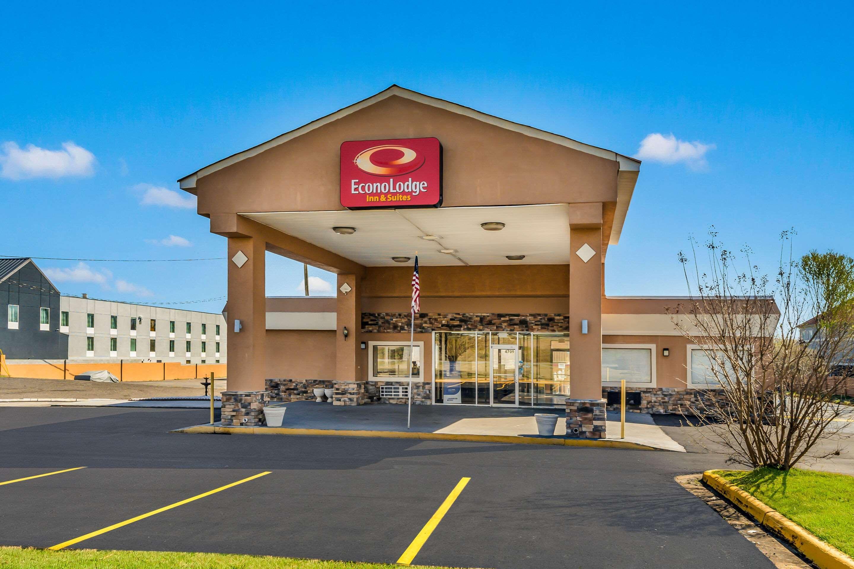 Econo Lodge Inn & Suites Macon Exterior photo